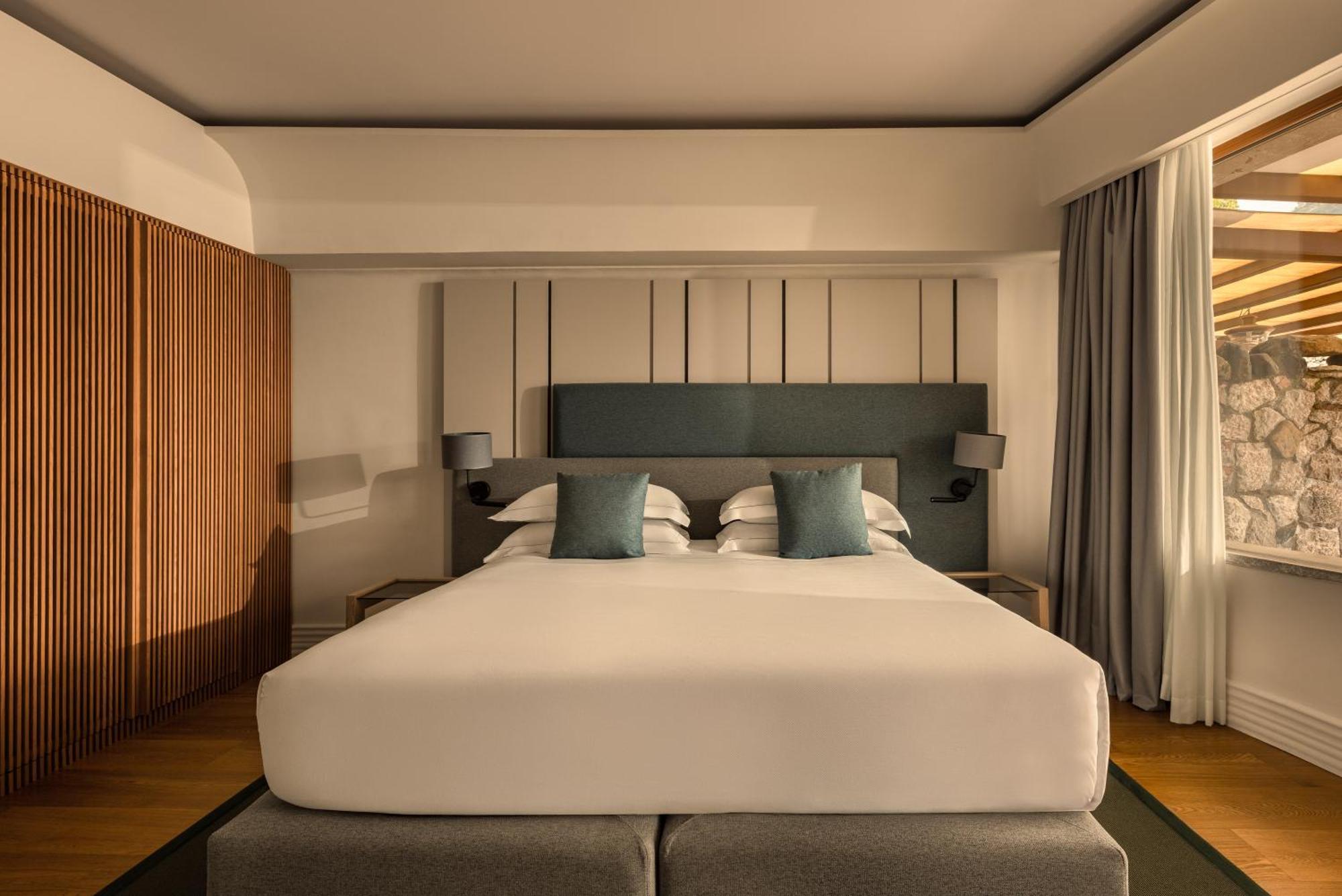 Deluxe Double or Twin Room Sea View,1681727180:JPEG